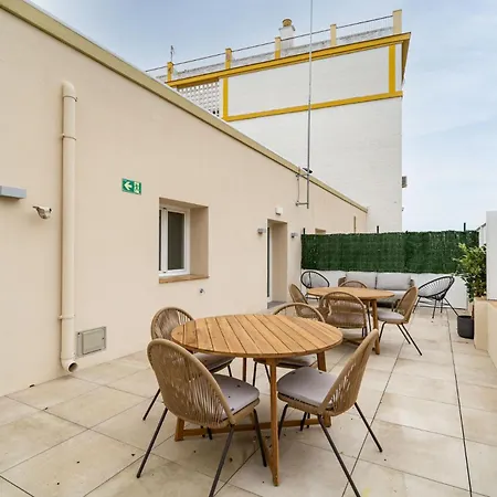 Limehome Sevilla Ronda De Capuchinos Exterior photo