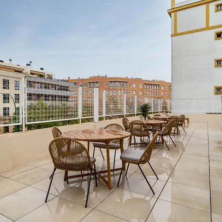 Limehome Sevilla Ronda De Capuchinos Exterior photo