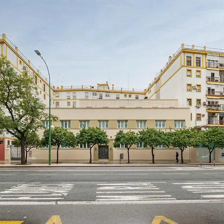 Limehome Sevilla Ronda De Capuchinos Exterior photo